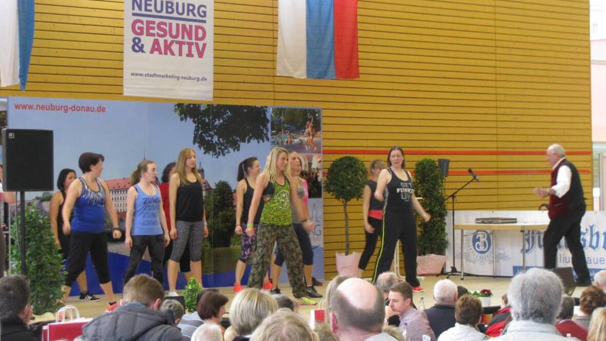 vorfuehrung-zumba-von-clever-fit-1