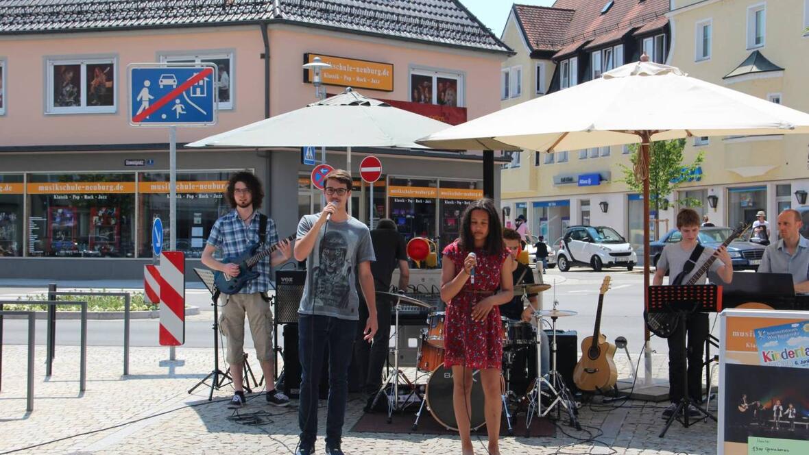 schuelerband-und-liveacts-der-musikschule-neuburg-1