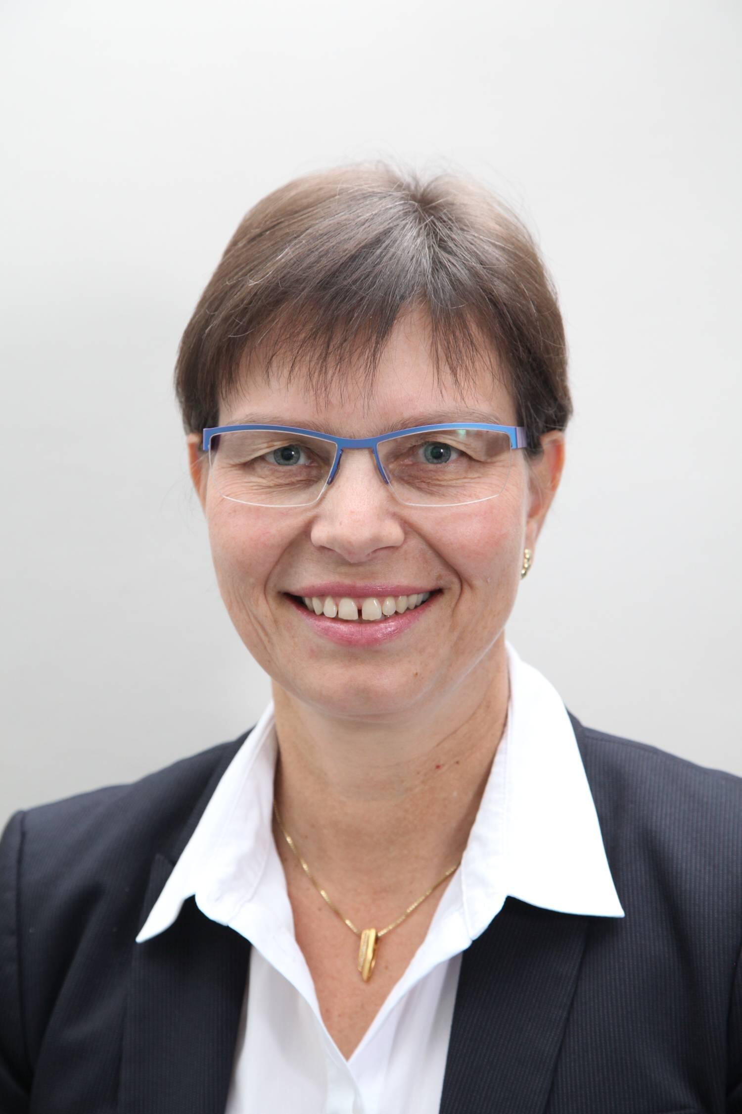hoelzl-eveline