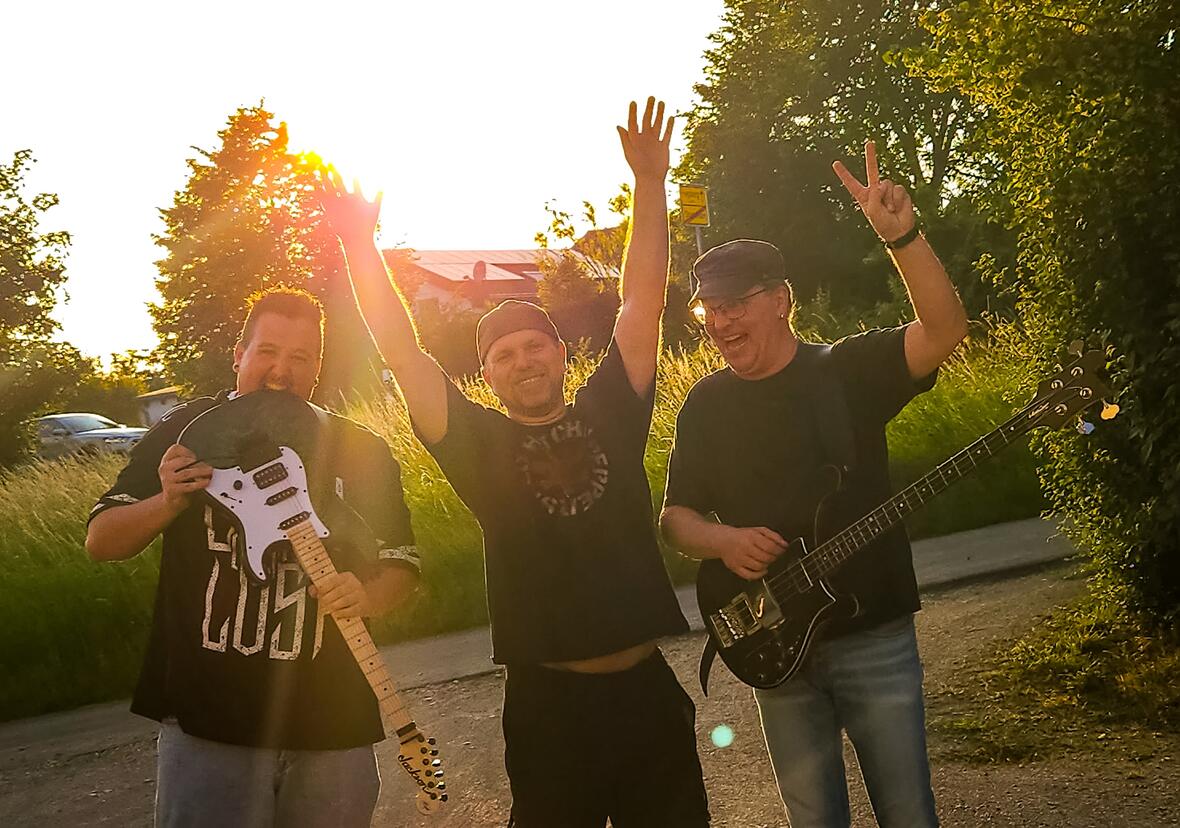 2025-08-03_13-42-10-bandfoto